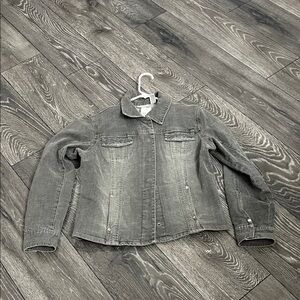 Chic Gray Denim Jacket